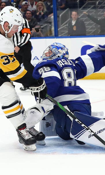 Victor Hedman scores in final minute as Lightning rally past visiting Penguins